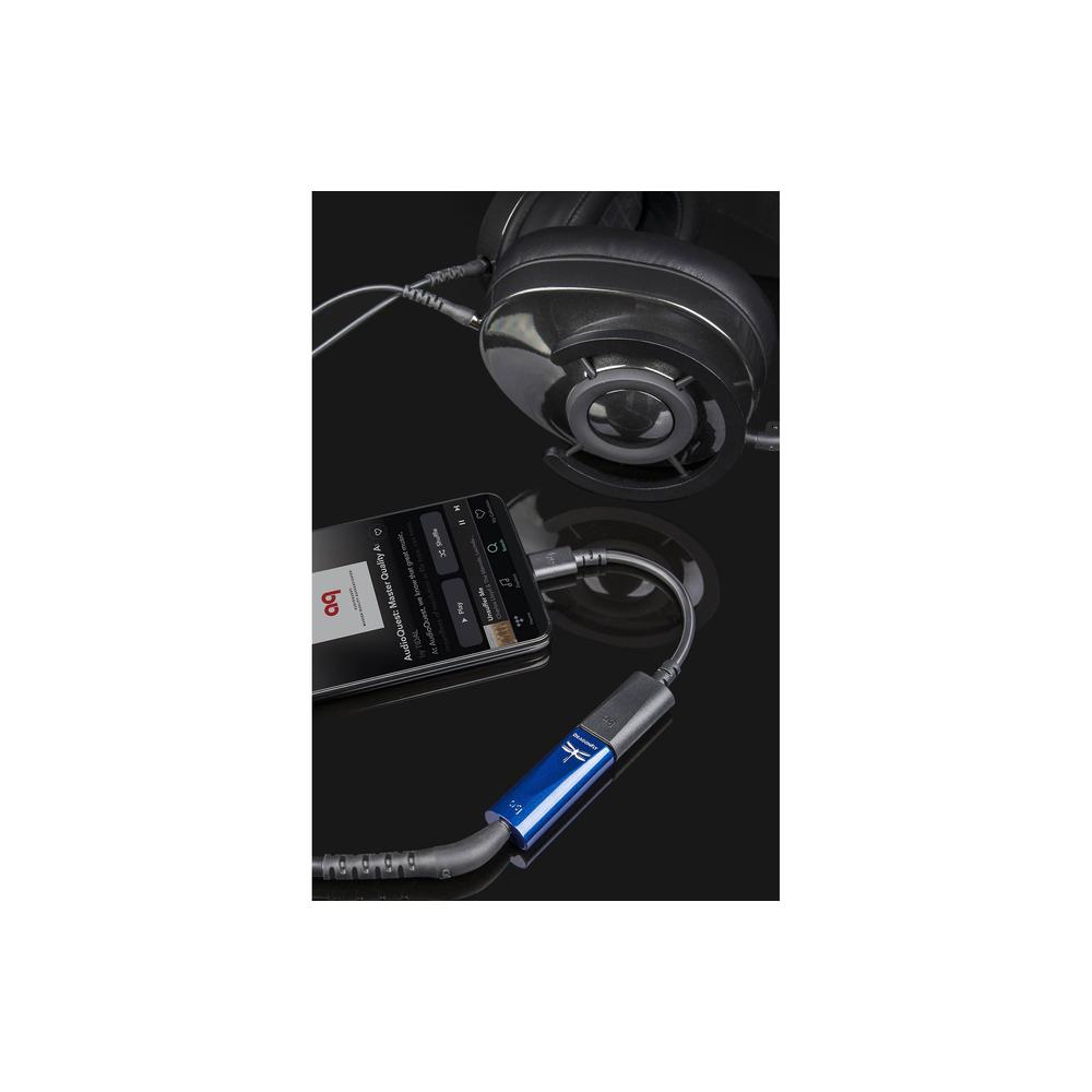 AudioQuest DRAGONFLYCOBG DragonFly Cobalt USB Digital-to-Analog Converter - AQ-DRAGFLYCOB