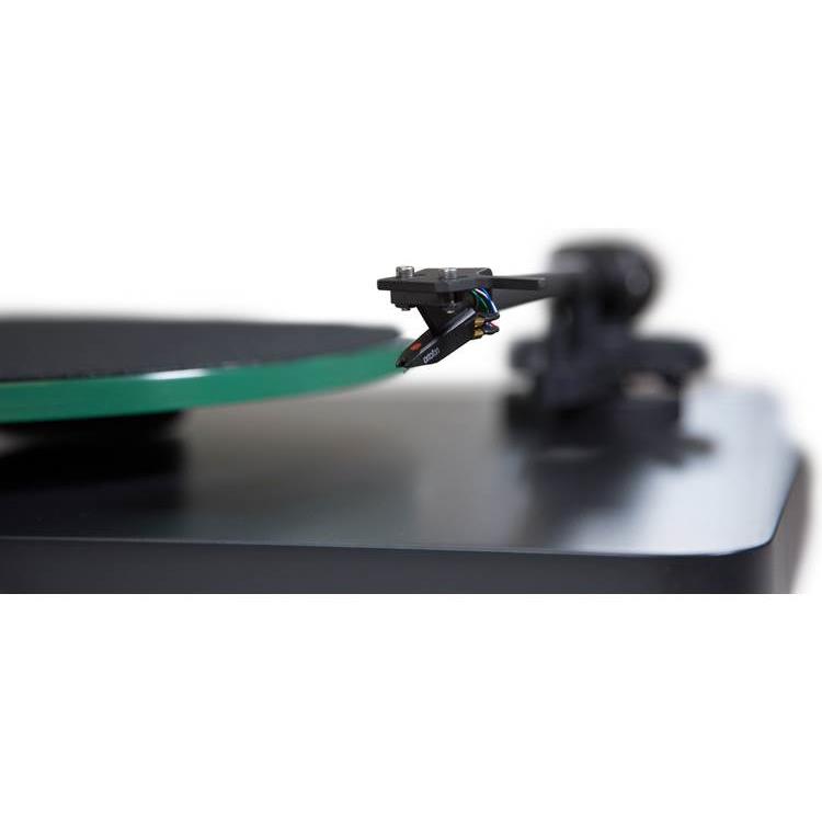 NAD C 558 Manual belt-drive turntable with pre-mounted moving magnet phono cartridge - NAD-c-558