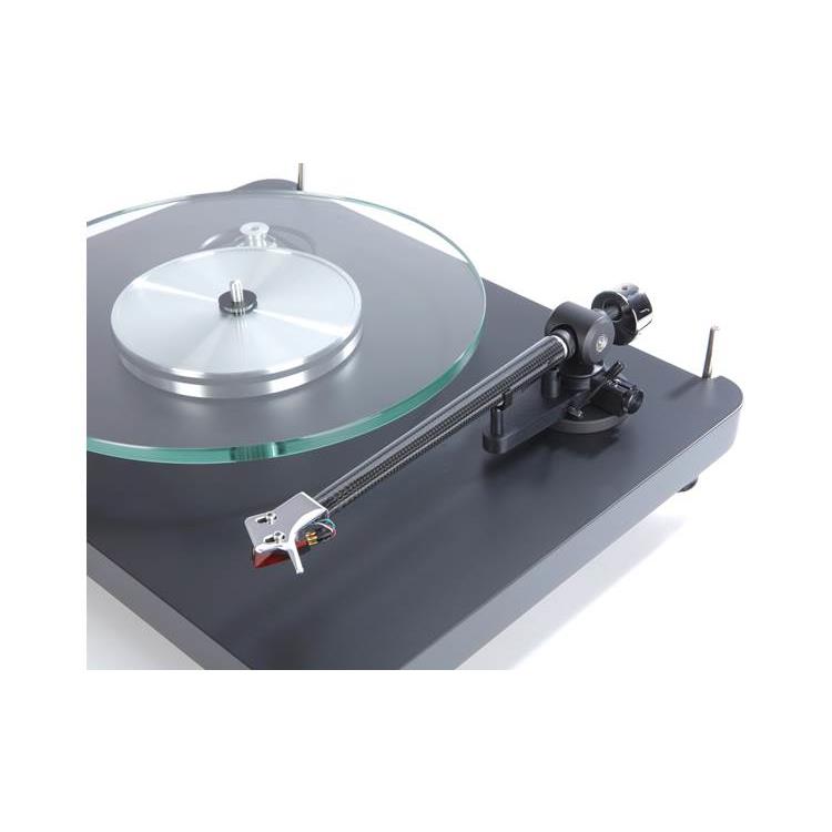 NAD C 588 Manual belt-drive turntable with factory-installed moving magnet phono cartridge - NAD-c-588